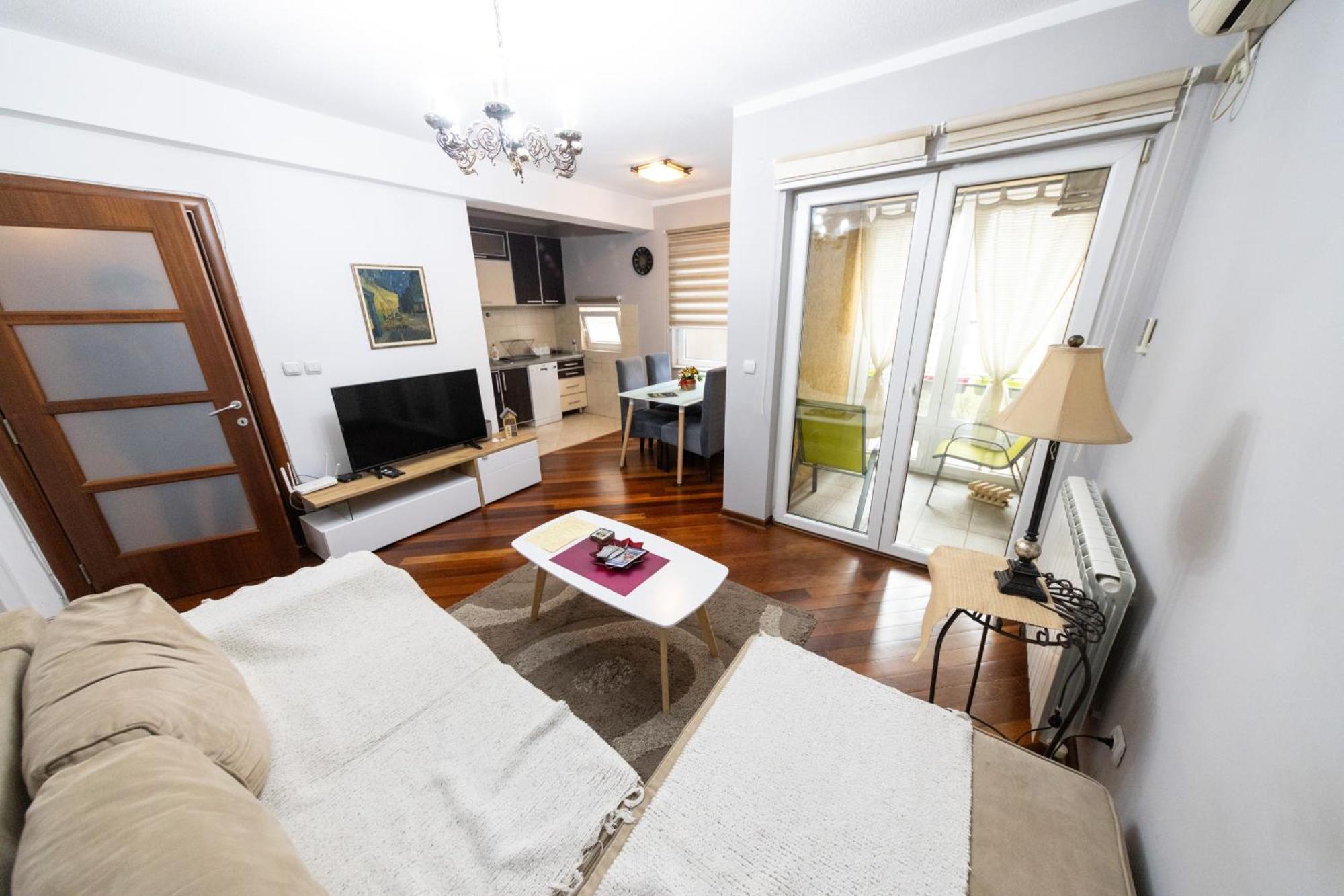 Lux Place Apartments Downtown Κραγκούγιεβατς Εξωτερικό φωτογραφία