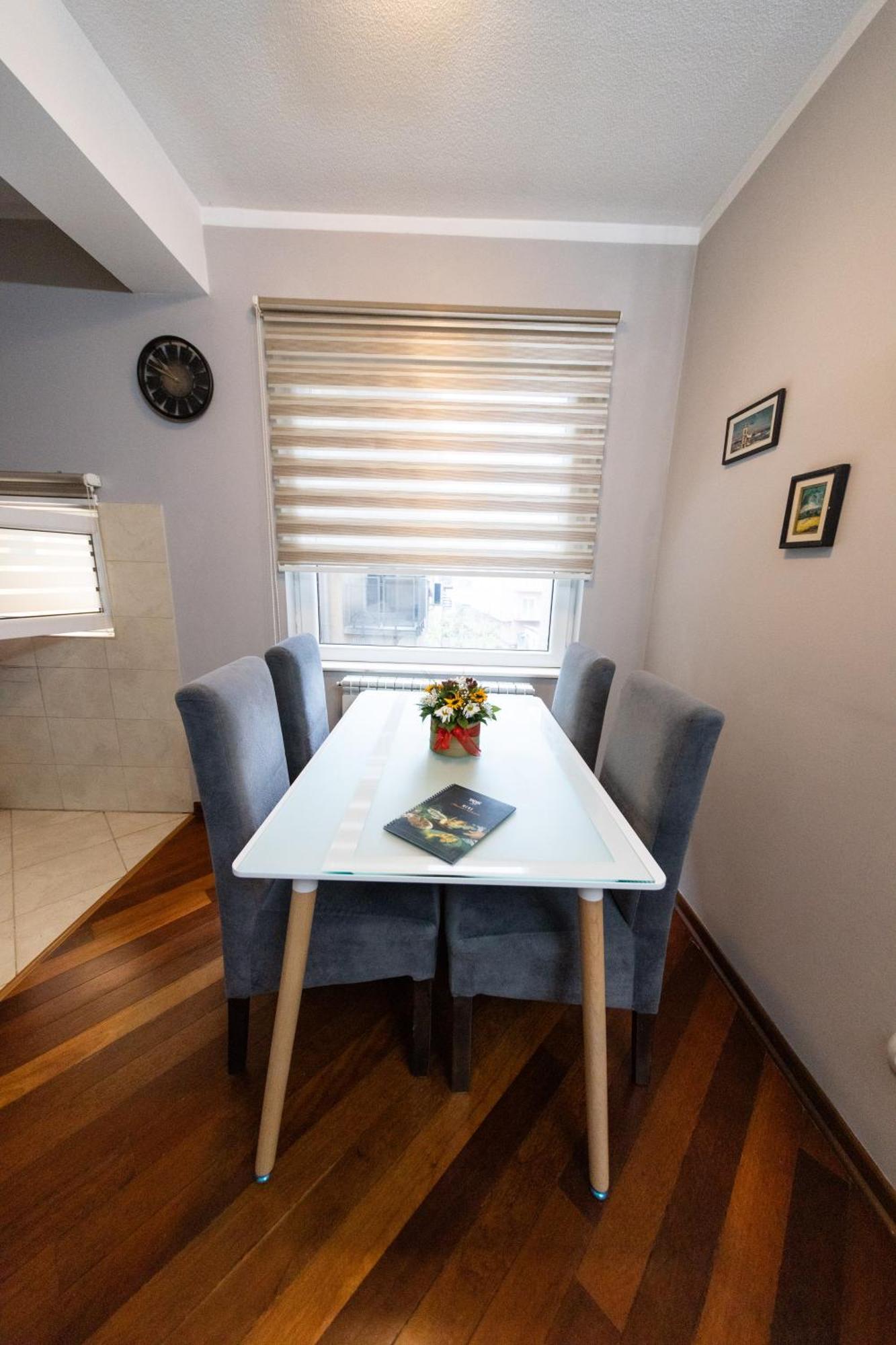 Lux Place Apartments Downtown Κραγκούγιεβατς Εξωτερικό φωτογραφία