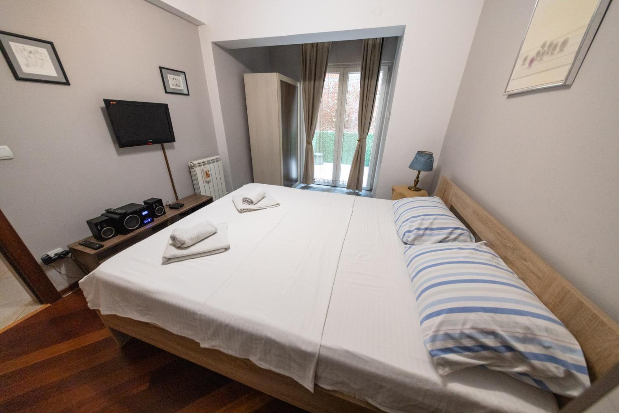 Lux Place Apartments Downtown Κραγκούγιεβατς Εξωτερικό φωτογραφία